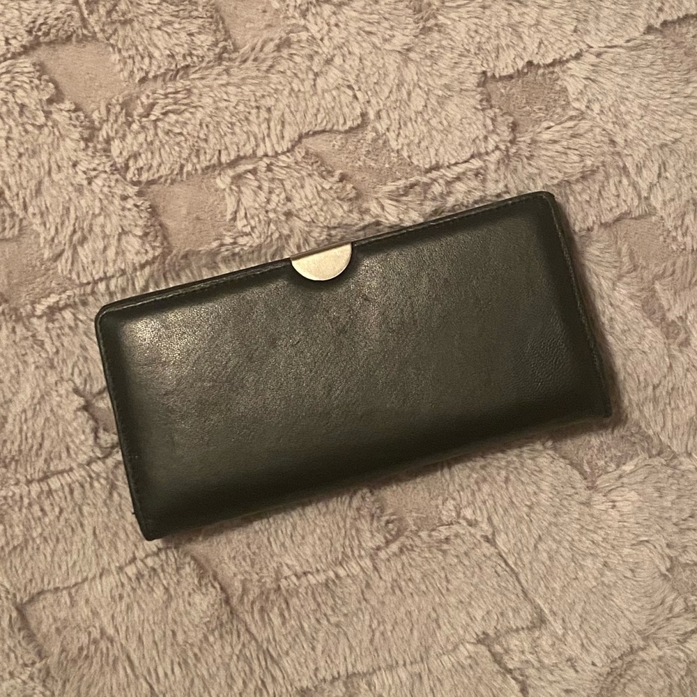 Bi-Fold Wallet With Rifd-Blocking Technology - image 1